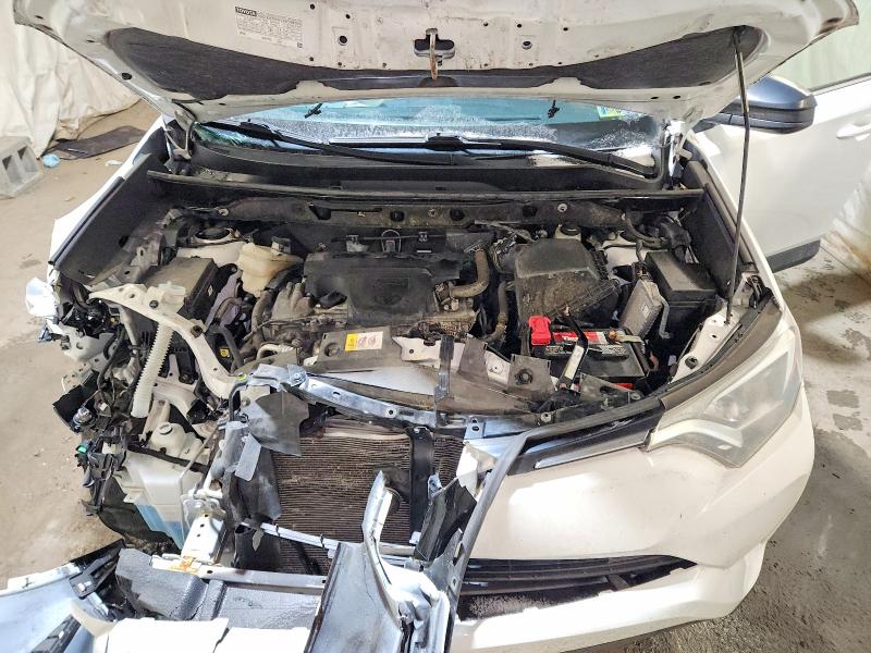 Photo 12 from auction – 2018 TOYOTA RAV4 LE with VIN JTMBFREV0JJ205393