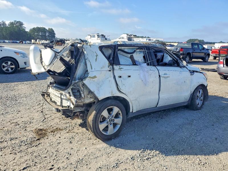 Photo 3 from auction – 2017 KIA SOUL with VIN KNDJN2A24H7436368