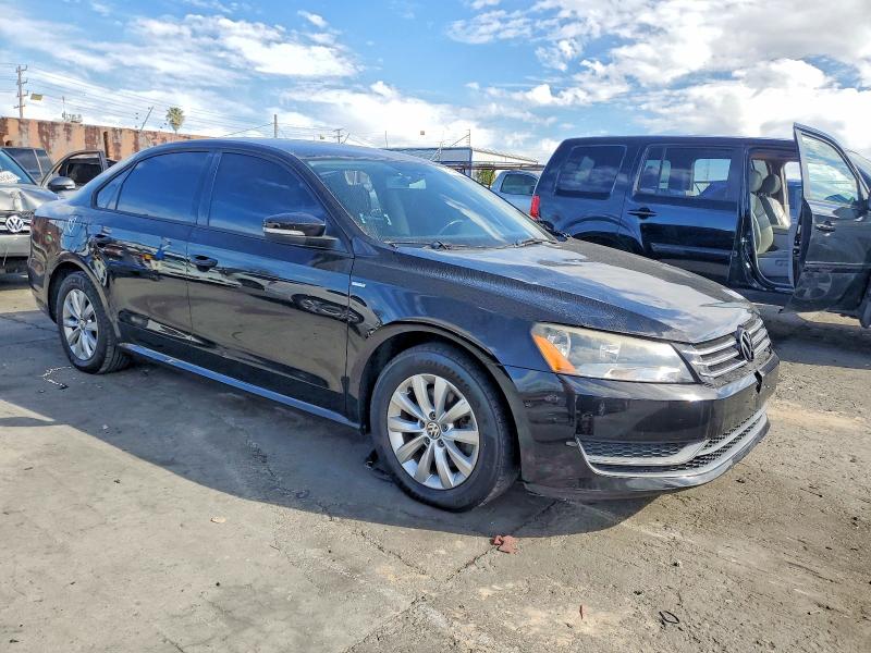 Photo 4 from auction – 2015 VOLKSWAGEN PASSAT S with VIN 1VWAT7A37FC038312