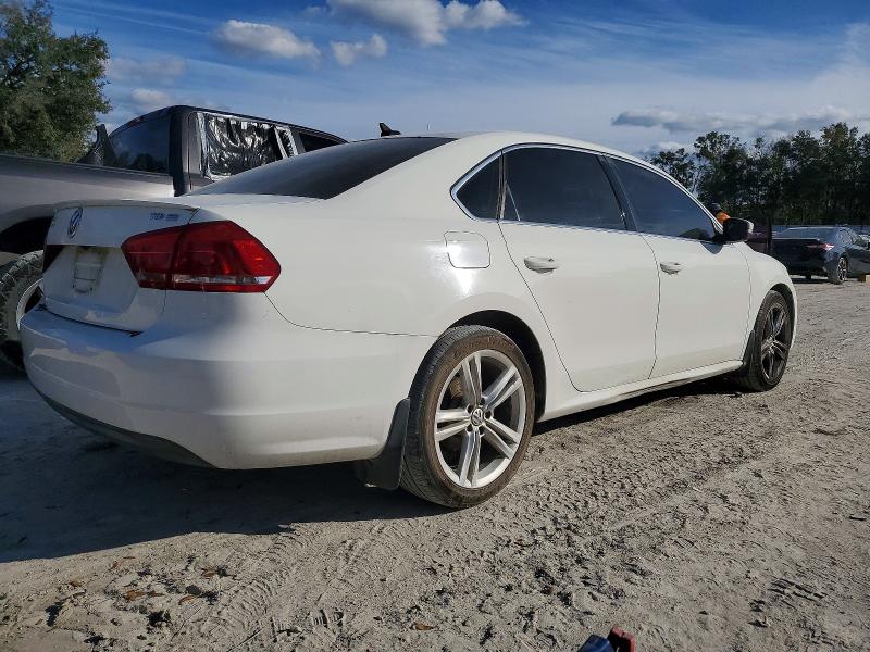 Photo 3 from auction – 2015 VOLKSWAGEN PASSAT SE with VIN 1VWBV7A3XFC029716