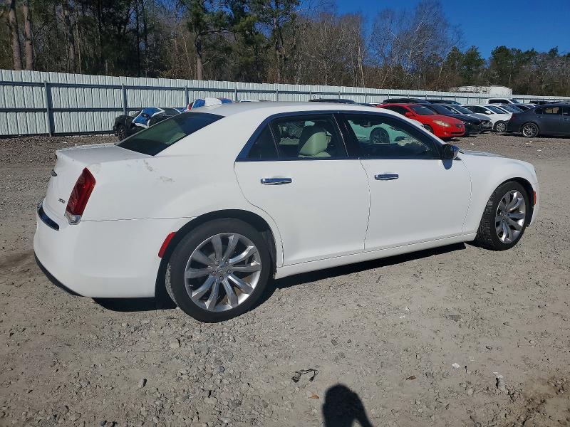 Photo 3 from auction – 2018 CHRYSLER 300 LIMITE with VIN 2C3CCAEG8JH148544