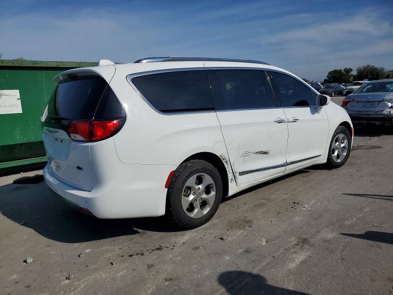 Photo 3 from auction – 2017 CHRYSLER PACIFICA with VIN 2C4RC1EG7HR669457