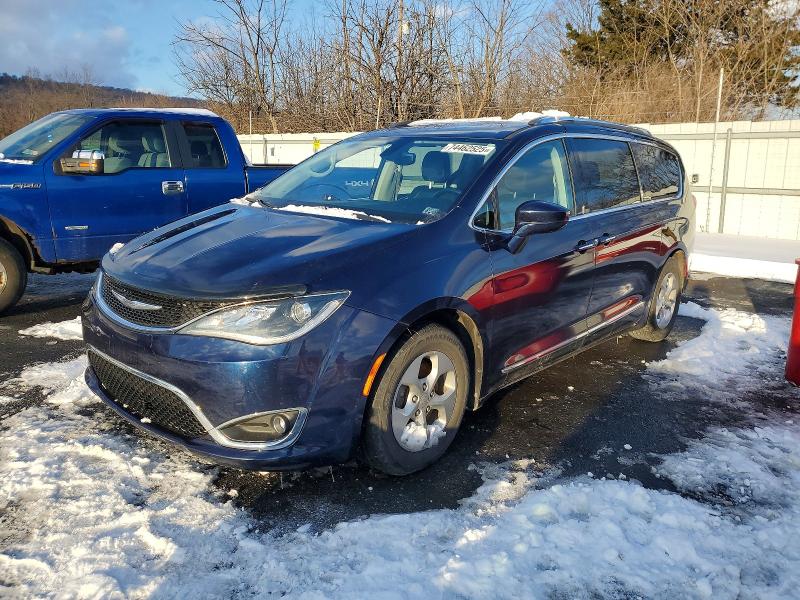 CHRYSLER PACIFICA T 2017 with VIN 2C4RC1EG6HR704540 - Photo from auction