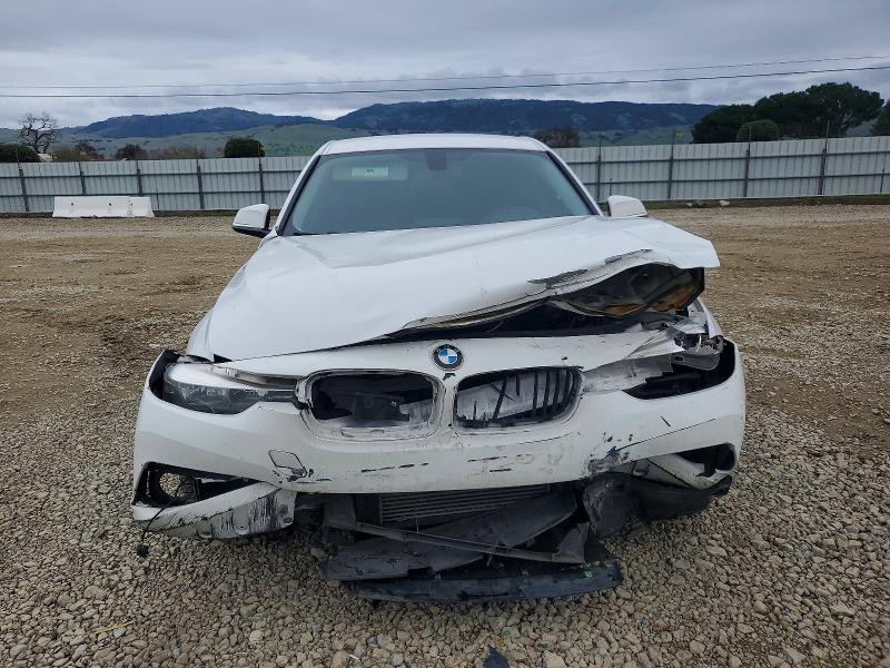 Photo 5 from auction – 2016 BMW 320 with VIN WBA8E1G54GNT38040