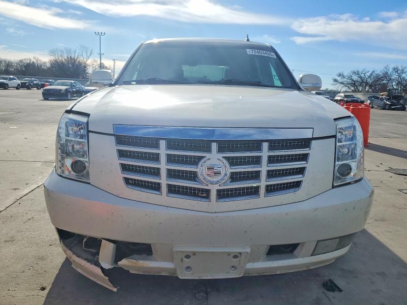 Фото 5 с аукциона – 2010 CADILLAC ESCALADE с VIN 1GYUCCEF8AR286548