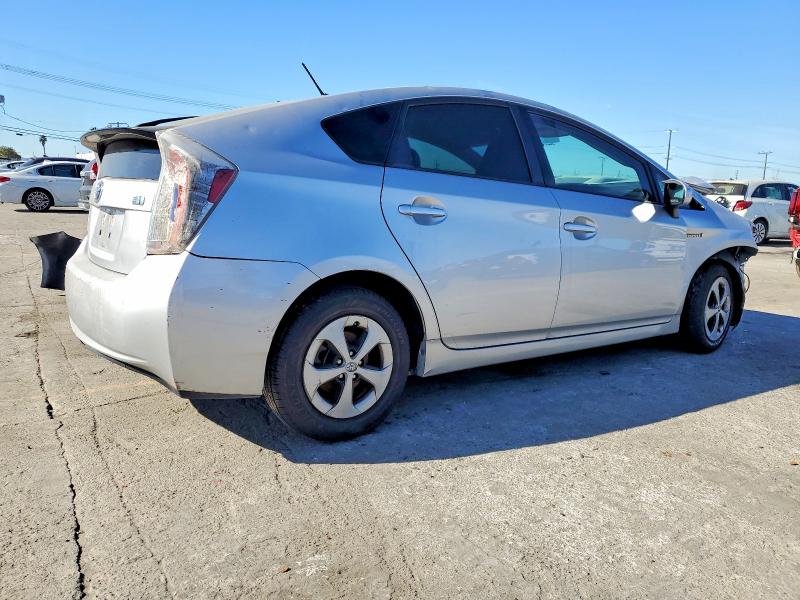 Photo 3 from auction – 2012 TOYOTA PRIUS with VIN JTDKN3DU4C5392402