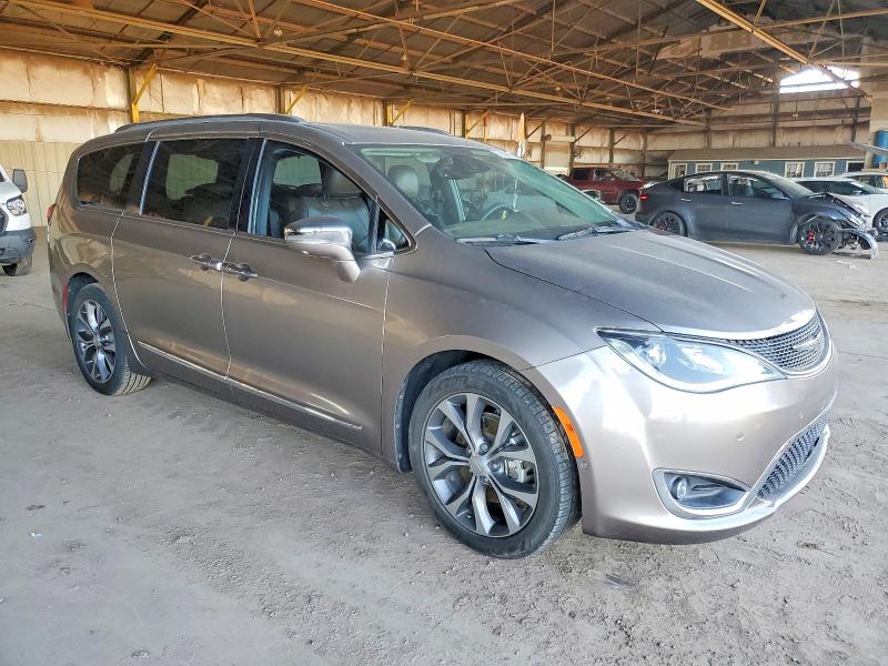 Photo 4 from auction – 2017 CHRYSLER PACIFICA L with VIN 2C4RC1GG9HR817329