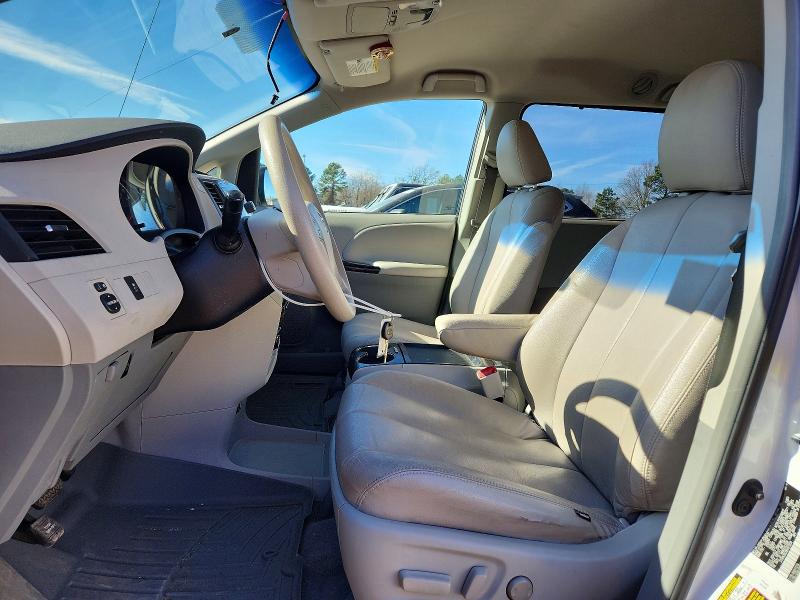 Photo 7 from auction – 2011 TOYOTA SIENNA LE with VIN 5TDKK3DC0BS072034