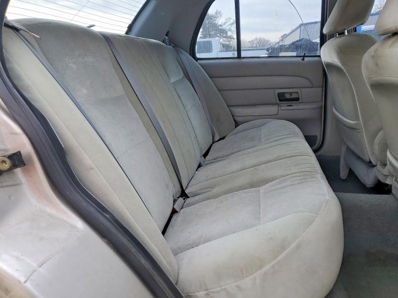 Photo 10 from auction – 2004 FORD CROWN VICT with VIN 2FAFP73W04X152632