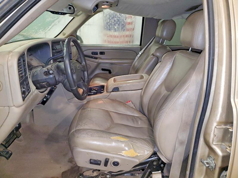 Photo 7 from auction – 2004 CHEVROLET SILVERADO with VIN 1GCHK23204F261718