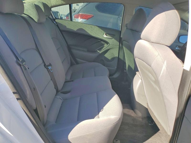 Photo 10 from auction – 2017 KIA FORTE LX with VIN 3KPFK4A77HE067429