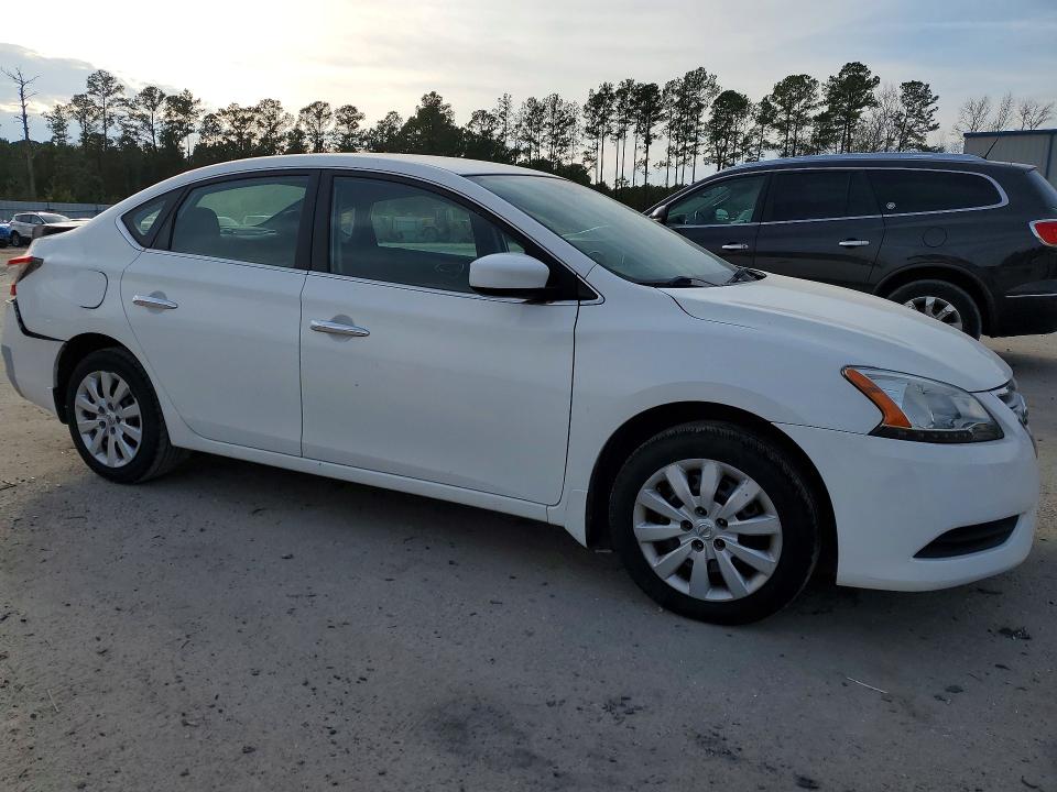 Photo 4 from auction – 2015 NISSAN SENTRA S with VIN 3N1AB7AP3FL685774