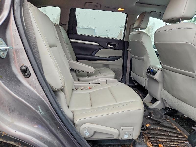 Zdjęcie 11 z aukcji – 2017 TOYOTA HIGHLANDER z VIN 5TDJZRFH5HS425198