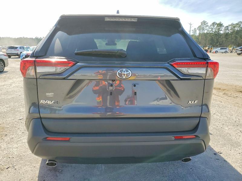 Photo 6 from auction – 2024 TOYOTA RAV4 XLE with VIN 2T3W1RFV2RW343965