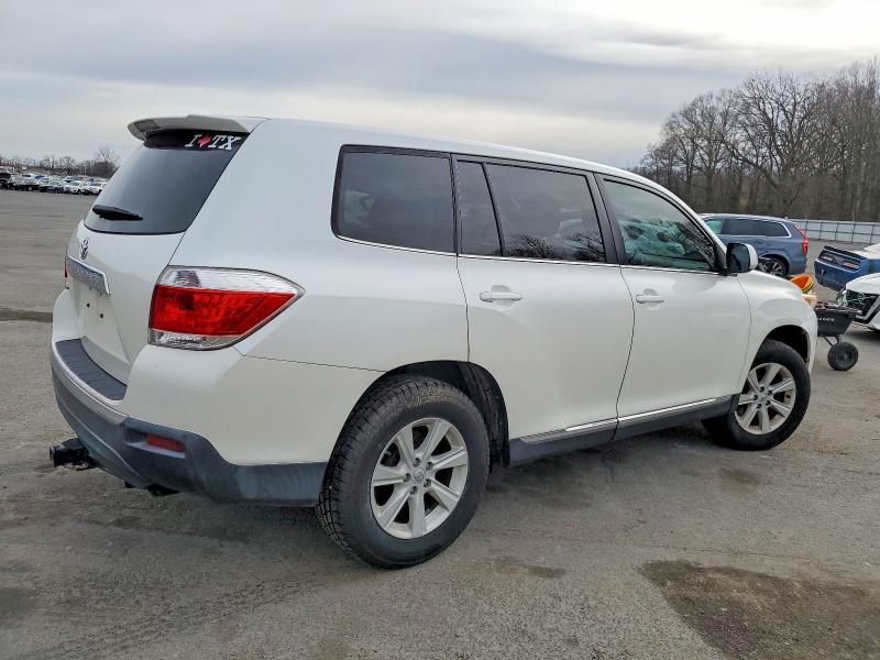 Photo 3 from auction – 2013 TOYOTA HIGHLANDER with VIN 5TDZA3EH2DS042919