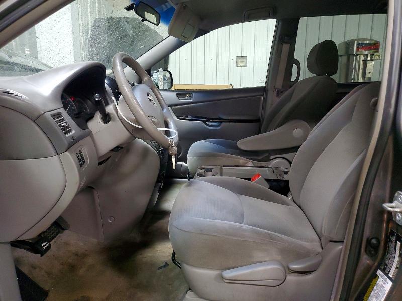 Photo 7 from auction – 2005 TOYOTA SIENNA CE with VIN 5TDZA23C65S381556