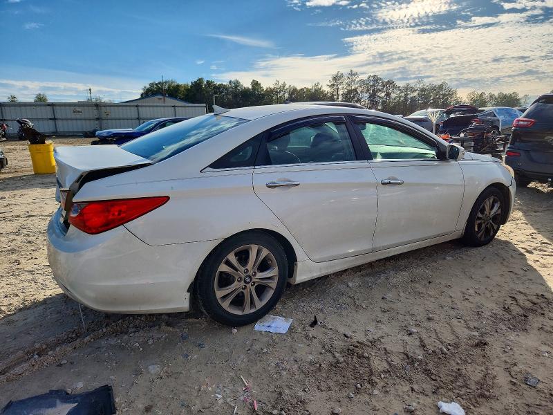 Photo 3 from auction – 2011 HYUNDAI SONATA with VIN 5NPEC4AC8BH273707