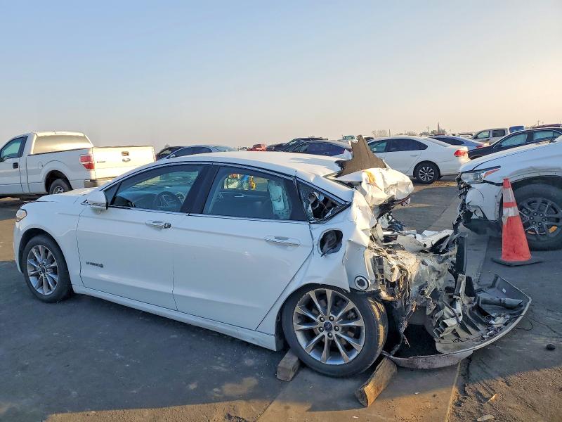 Photo 2 from auction – 2017 FORD FUSION with VIN 3FA6P0LU5HR409312