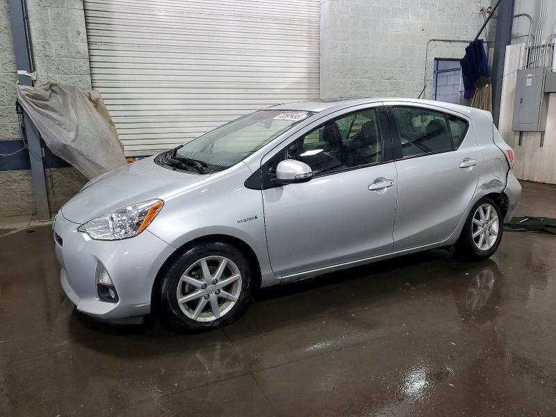 TOYOTA PRIUS C 2013 with VIN JTDKDTB33D1054060 - Photo from auction
