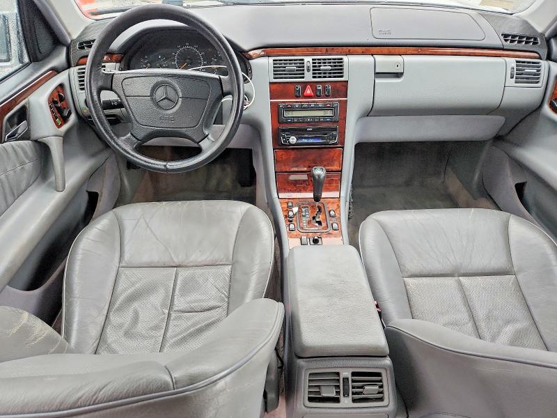 Photo 8 from auction – 1999 MERCEDES-BENZ E 320 with VIN WDBJF65H2XA888922