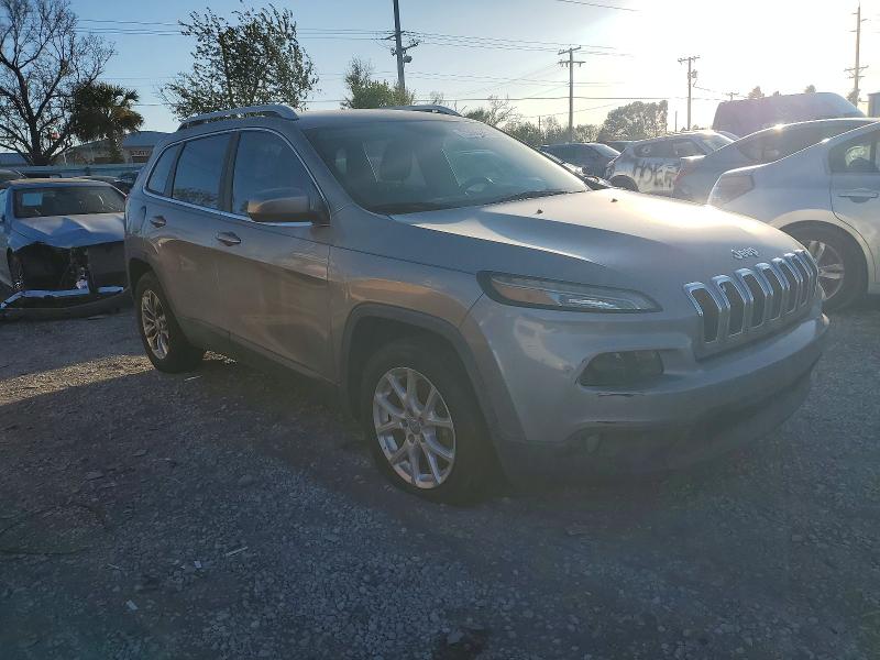 Photo 4 from auction – 2016 JEEP CHEROKEE L with VIN 1C4PJLCBXGW126853
