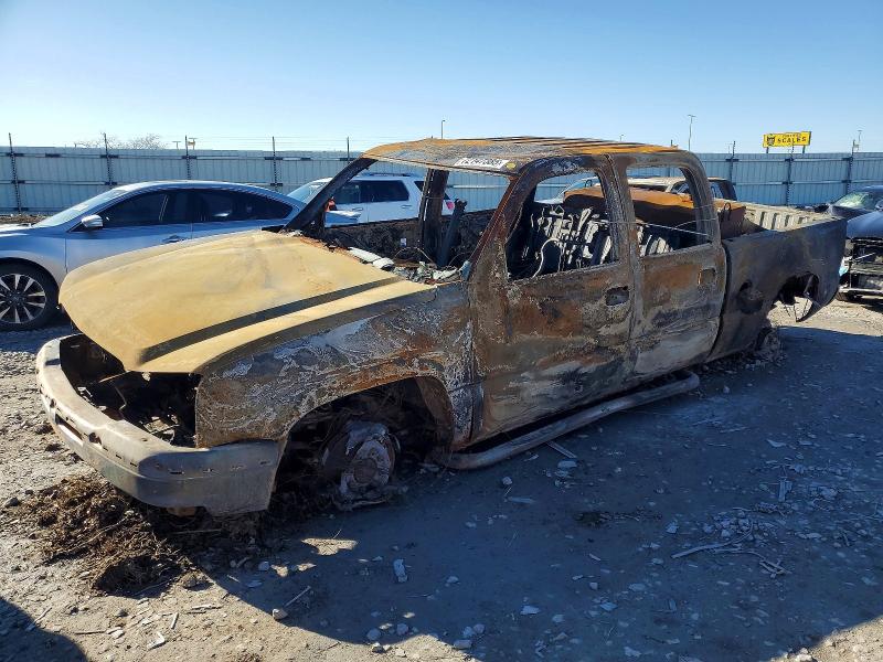 CHEVROLET SILVERADO 2004 with VIN 1GCGK23U74F135188 - Photo from auction