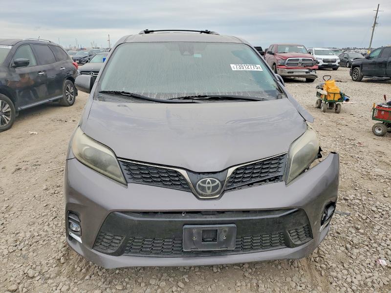 Photo 5 from auction – 2018 TOYOTA SIENNA with VIN 5TDXZ3DC8JS906602