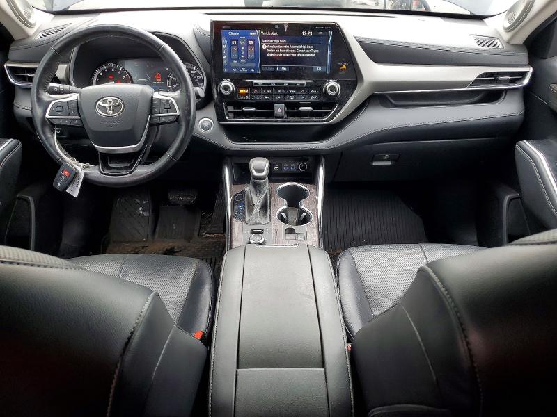 Photo 8 from auction – 2022 TOYOTA HIGHLANDER with VIN 5TDDZRBH7NS563369