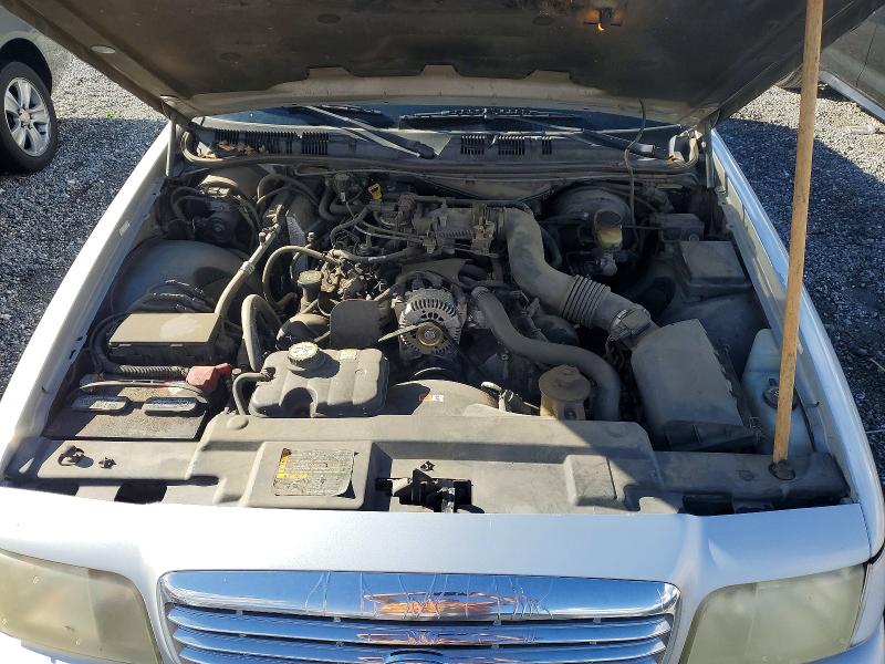 Photo 11 from auction – 2003 FORD CROWN VICT with VIN 2FAFP74W73X146484