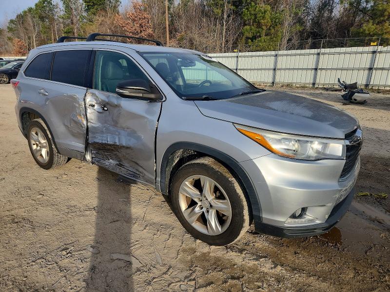Photo 4 from auction – 2015 TOYOTA HIGHLANDER with VIN 5TDYKRFH1FS089226