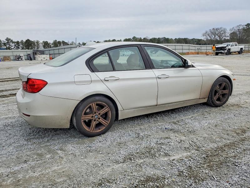 Photo 3 from auction – 2014 BMW 328 with VIN WBA3A5G52ENP33263