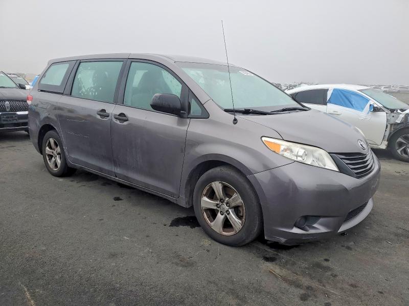 Photo 4 from auction – 2014 TOYOTA SIENNA with VIN 5TDZK3DC8ES410542