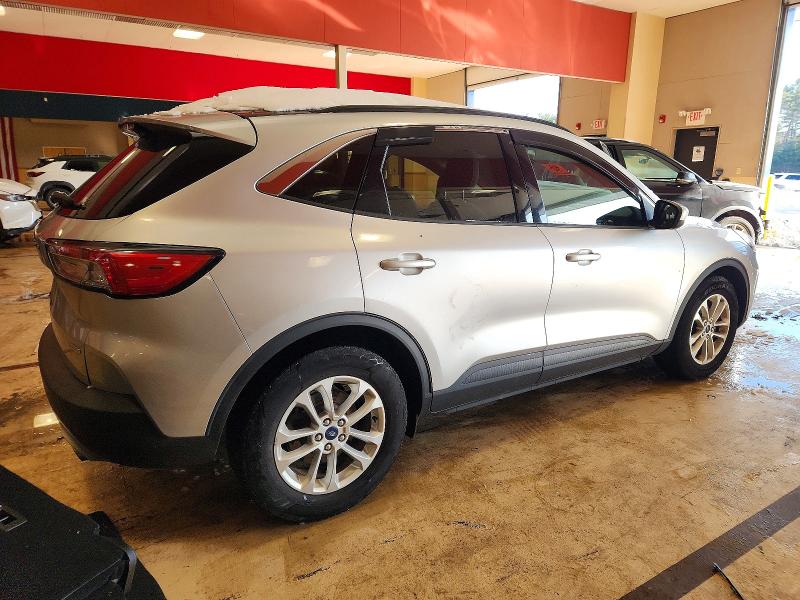 Photo 3 from auction – 2020 FORD ESCAPE SE with VIN 1FMCU0G69LUB21677