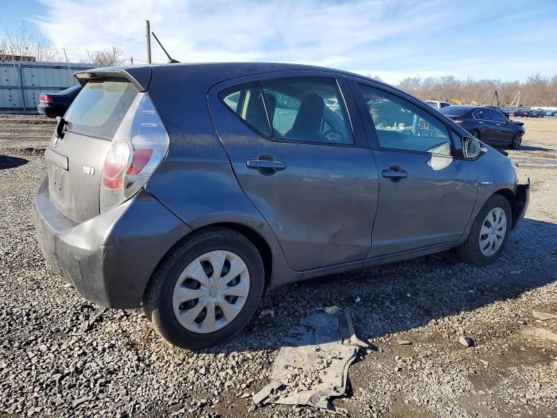 Photo 3 from auction – 2014 TOYOTA PRIUS C with VIN JTDKDTB30E1575237