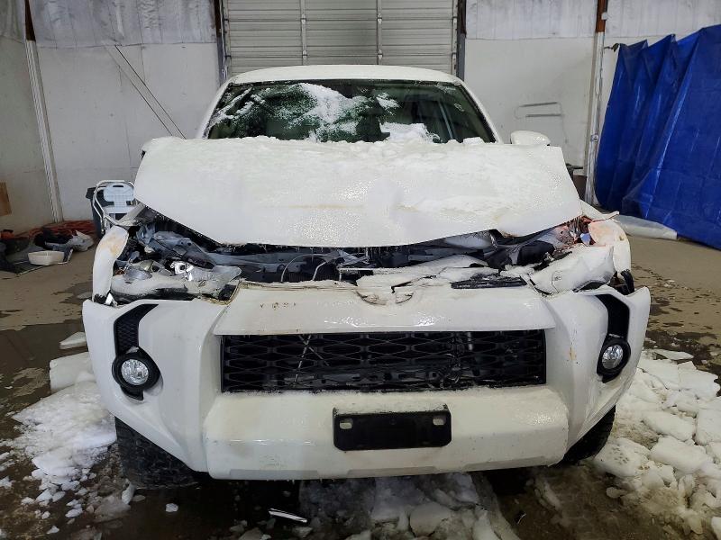 Photo 5 from auction – 2019 TOYOTA 4RUNNER SR with VIN JTEBU5JR6K5619484