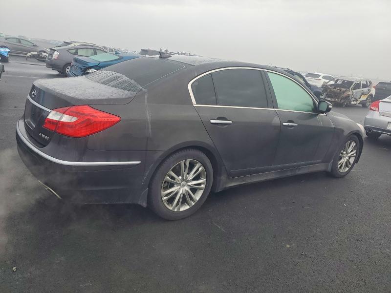 Photo 3 from auction – 2013 HYUNDAI GENESIS with VIN KMHGC4DD0DU253453