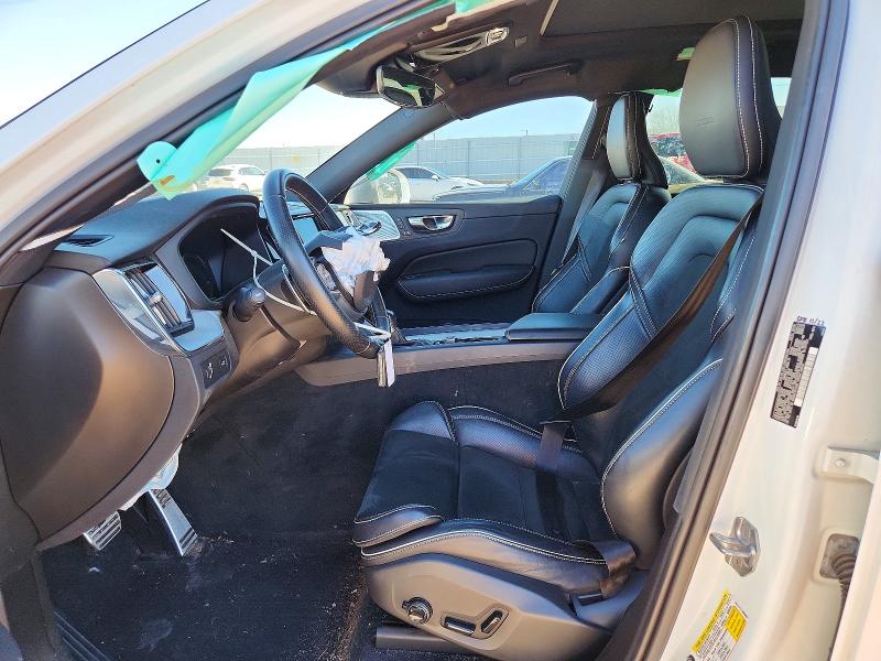Photo 7 from auction – 2019 VOLVO XC60 with VIN LYV102DM8KB373130