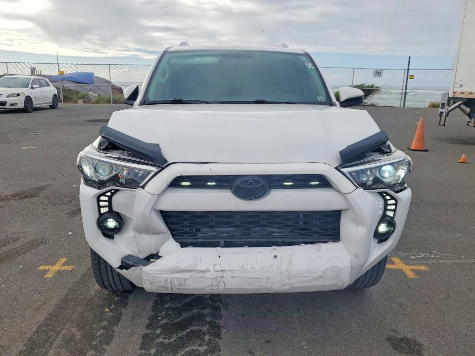 Photo 5 from auction – 2018 TOYOTA 4RUNNER SR with VIN JTEZU5JR5J5187435