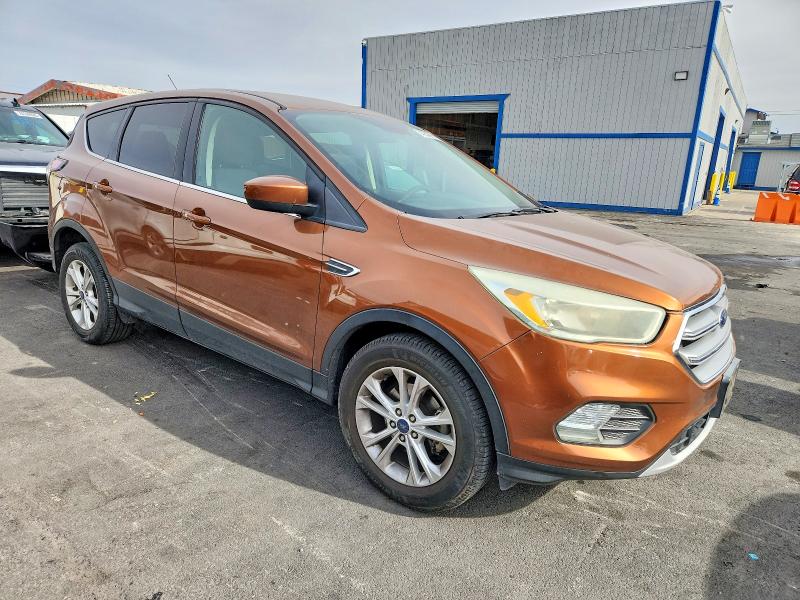 Photo 4 from auction – 2017 FORD ESCAPE with VIN 1FMCU0GD7HUA54275