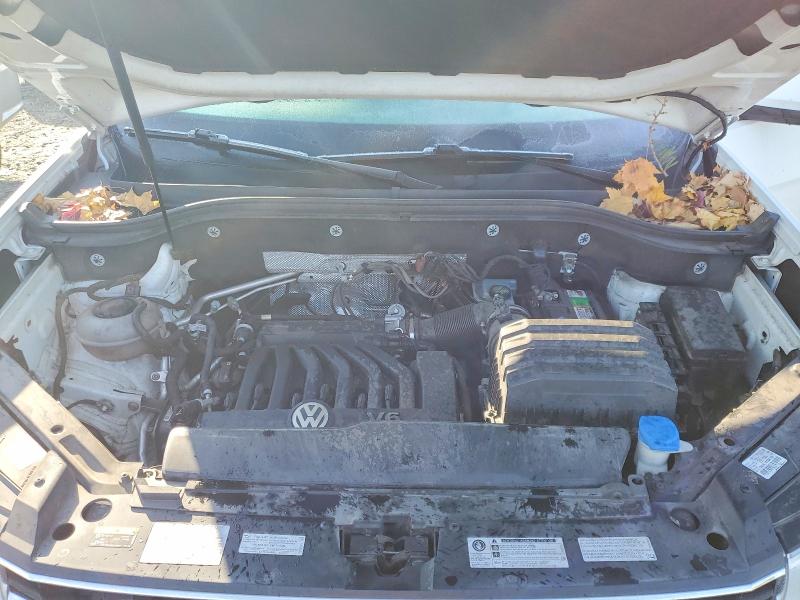 Photo 12 from auction – 2018 VOLKSWAGEN ATLAS SE with VIN 1V2LR2CA7JC559076