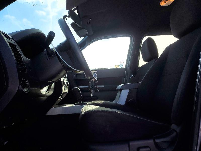 Photo 7 from auction – 2010 FORD ESCAPE XLT with VIN 1FMCU0DG8AKA27912