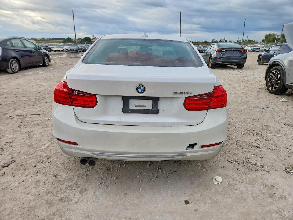Photo 6 from auction – 2013 BMW 328 I with VIN WBA3A5G50DNP19862