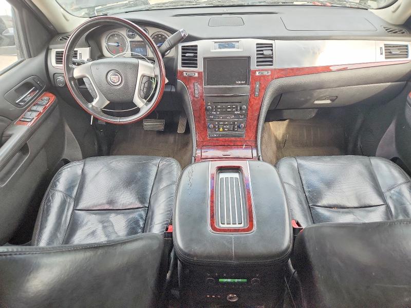 Photo 8 from auction – 2011 CADILLAC ESCALADE with VIN 1GYS3BEF8BR179292