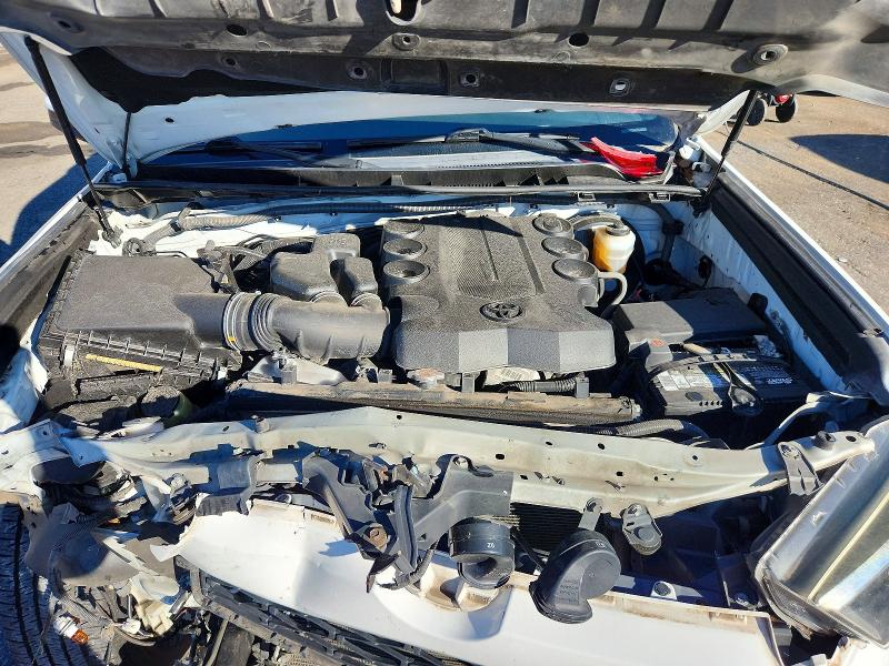 Photo 12 from auction – 2018 TOYOTA 4RUNNER with VIN JTEZU5JR8J5186781