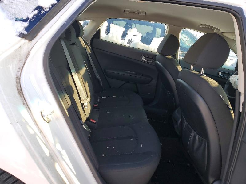 Photo 10 from auction – 2018 KIA OPTIMA with VIN 5XXGT4L31JG251855