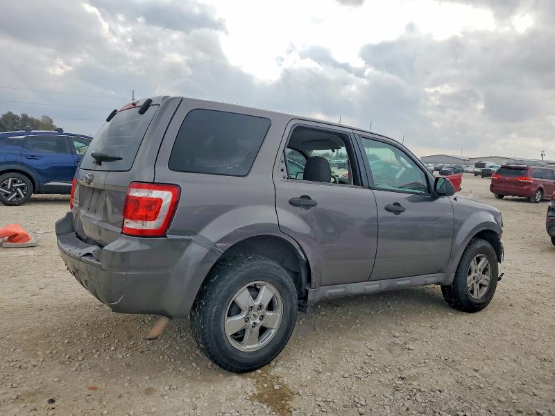Photo 3 from auction – 2009 FORD ESCAPE XLS with VIN 1FMCU02779KA22053
