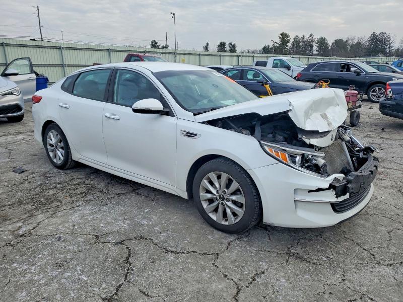 Photo 4 from auction – 2016 KIA OPTIMA with VIN 5XXGU4L37GG098064