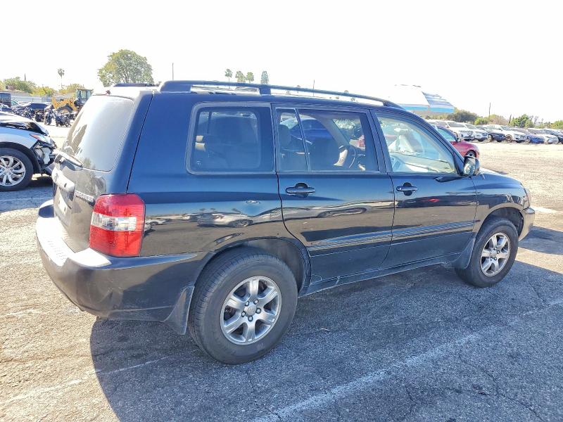 Photo 3 from auction – 2004 TOYOTA HIGHLANDER with VIN JTEDP21A540042147