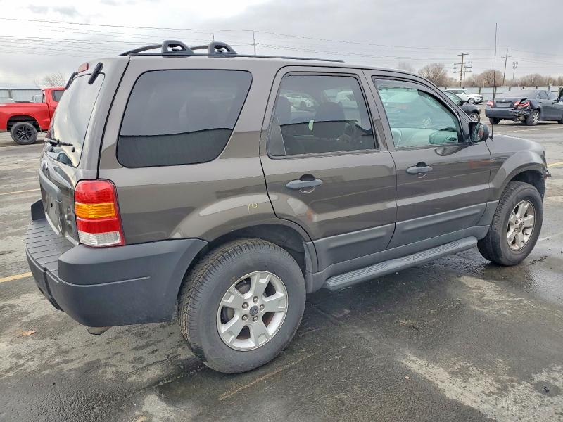 Photo 3 from auction – 2007 FORD ESCAPE XLT with VIN 1FMCU93Z07KA25250