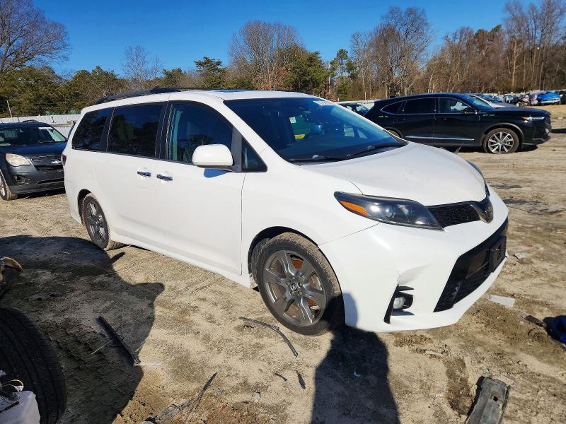 Photo 4 from auction – 2018 TOYOTA SIENNA SE with VIN 5TDXZ3DC9JS925434